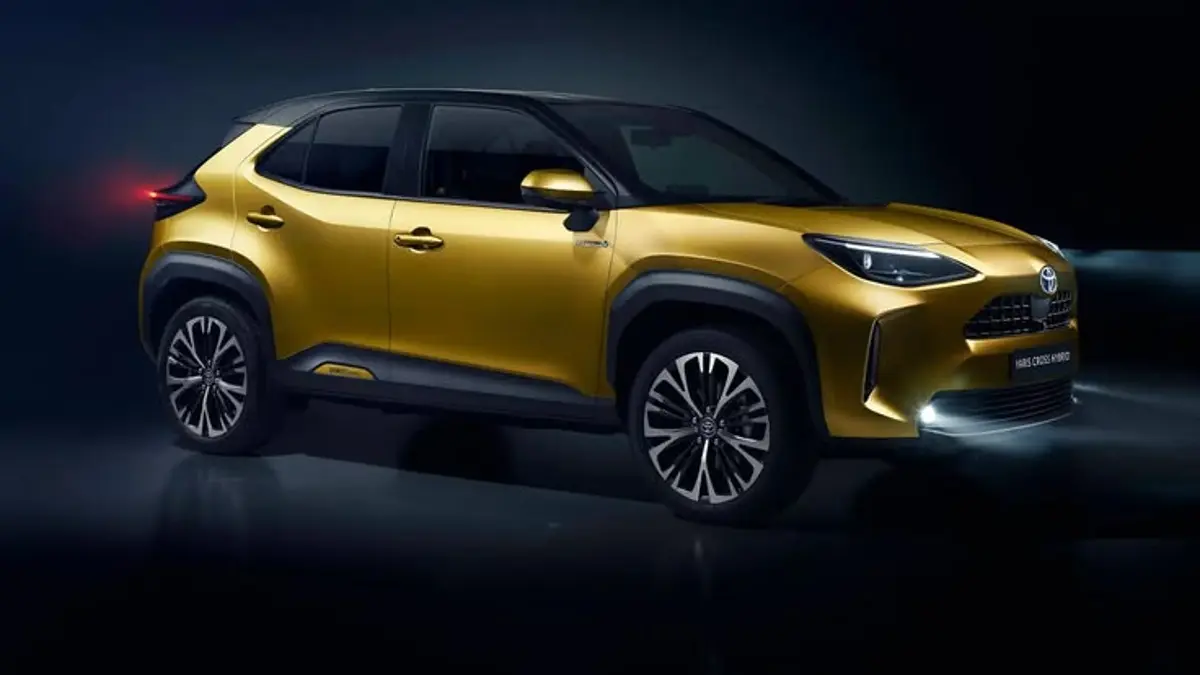 Toyota Yaris Cross Hybrid 2026 dibandingkan langsung dengan Mitsubishi Xforce Hybrid. Simak perbedaan fitur, mesin, interior, hingga keunggulan masing-masing SUV hybrid. (PINTEREST)