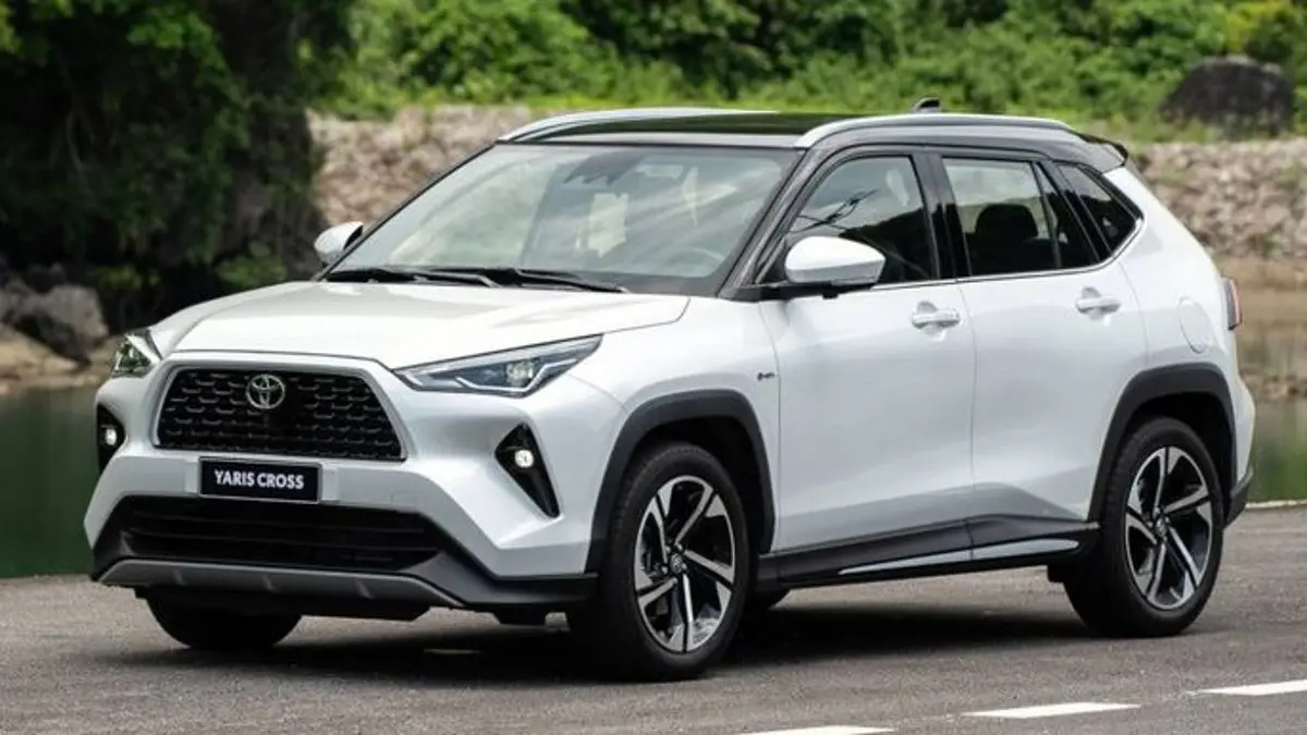 Toyota Yaris Cross Hybrid 2026 hadir dengan fitur lengkap dan dibandingkan langsung dengan Mitsubishi Xforce Hybrid. Simak perbedaan spesifikasi, fitur, dan keunggulannya. (PINTEREST)