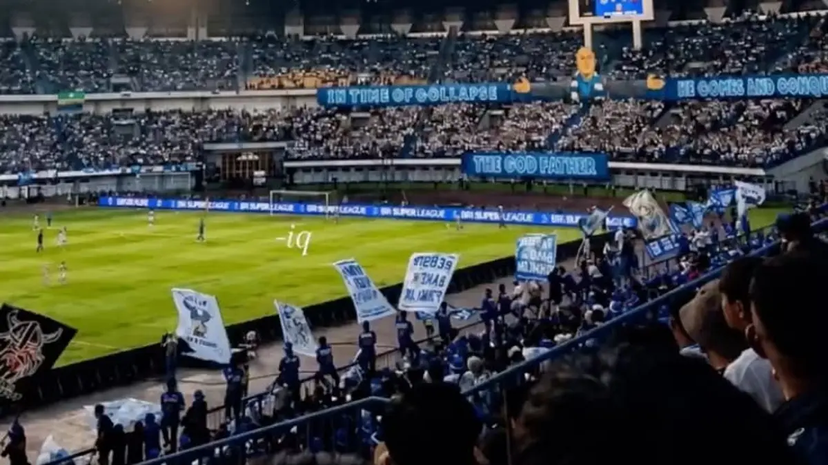 Persib Bandung terbaru jelang semifinal Piala Presiden menghadapi Persija Jakarta di Gianyar berlangsung tanpa penonton dengan pengamanan ketat. Simak selengkapnya. (PINTEREST)