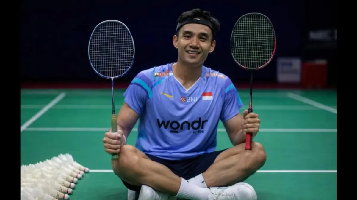 Bagas Maulana kembali menjadi sorotan setelah muncul rumor yang menyebut dirinya berpeluang menjajal sektor ganda campuran bersama Indah Cahya Sari Jamil. Hingga kini, belum ada konfirmasi resmi dari PBSI.