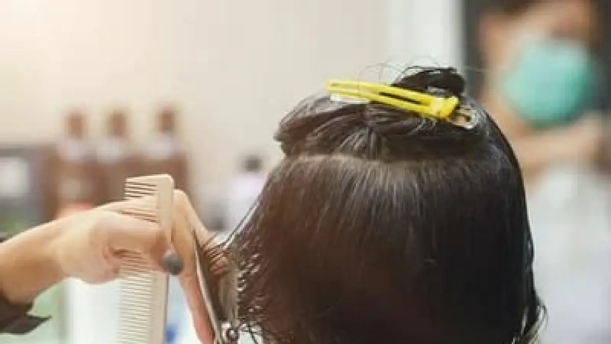 Hari baik potong rambut 
