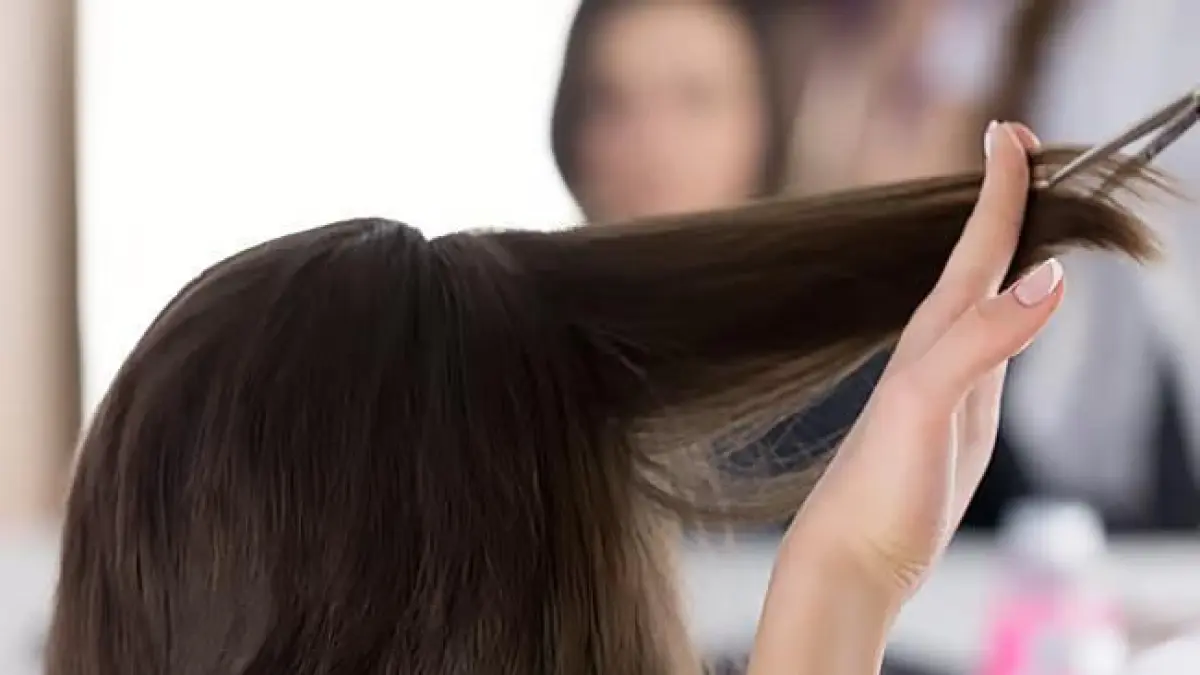 Hari baik potong rambut 