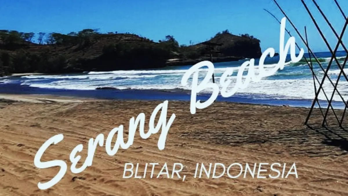 Pantai Serang Blitar menawarkan hamparan pantai luas, wahana ATV, kuliner beragam, area camping gratis, serta fasilitas lengkap untuk wisata keluarga. (PINTEREST)