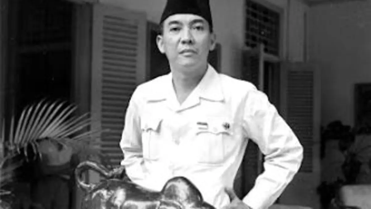 Bung Karno muda resmi menjadi Presiden pertama RI melalui aklamasi. Simak kisah perintah pertamanya yang sederhana usai memimpin sidang PPKI. (PINTEREST)