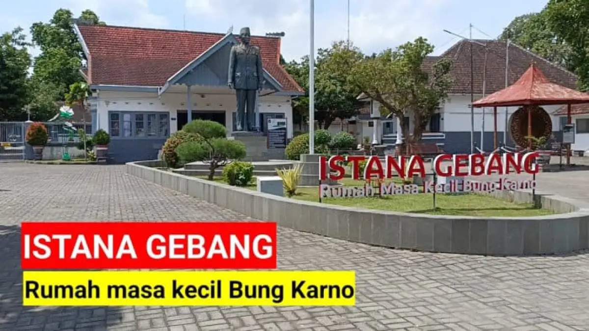 Istana Gebang di Blitar menyimpan berbagai peninggalan Bung Karno, mulai dari rumah masa kecil, sepeda, hingga mobil sang proklamator.