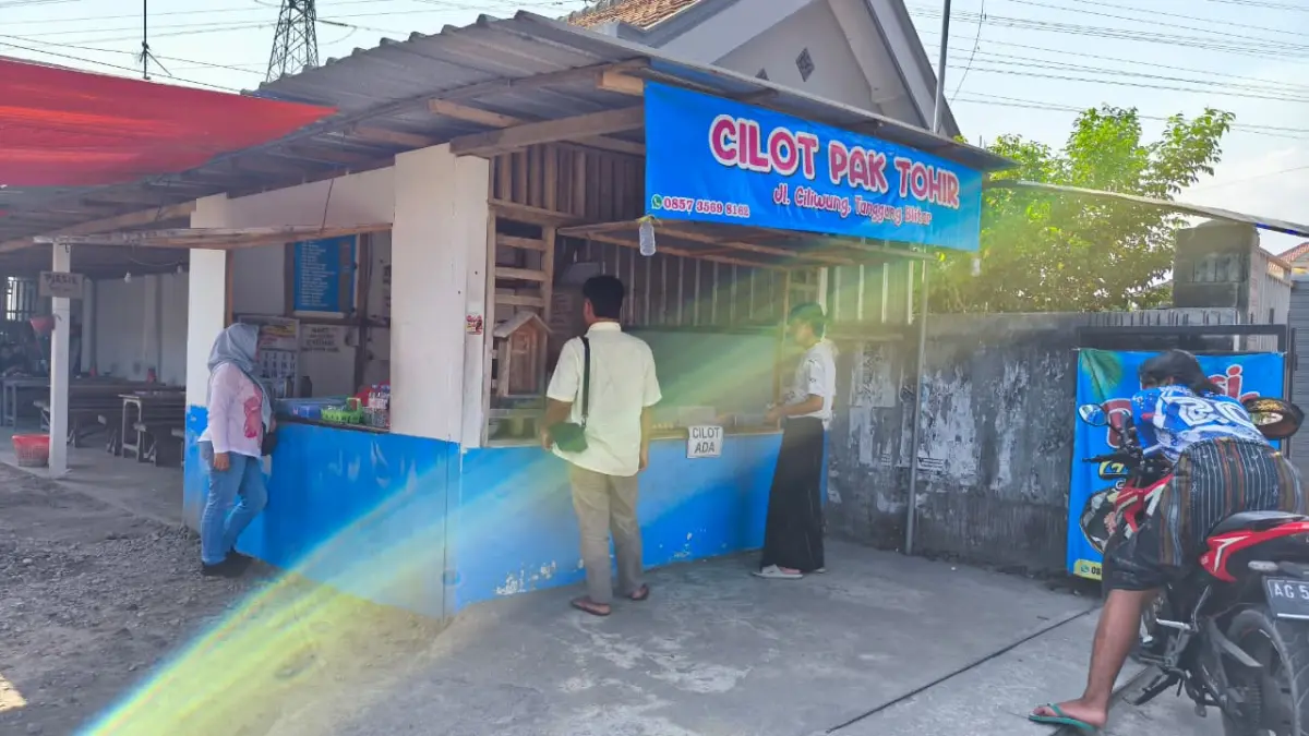 NIKMAT : Cilot khas Pak Tohir dengan bumbu siram sate cocok untuk camilan