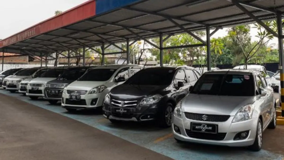 Harga mobil bekas Bandung di Java Motor turun. Alphard Rp199 juta, Mercedes-Benz mulai Rp88 juta, Pajero Dakar, Innova Reborn, hingga Audi Q5 siap dipinang.(Pinterest)
