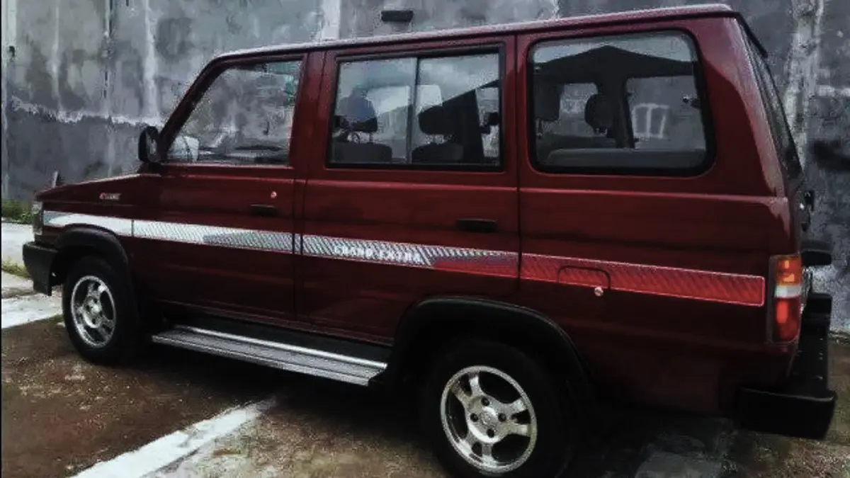 Kijang Grand Extra bekas masih diburu di kisaran Rp40 jutaan. Simak ciri Grand Extra asli, keunggulan mesin, dan tips mengecek mobil tua sebelum membeli. (PINTEREST)
