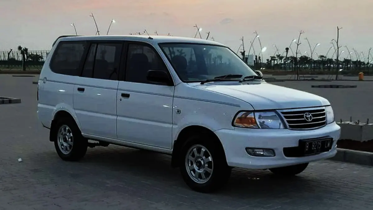Kijang kapsul murah mulai Rp25 jutaan! Beragam Kijang LGX, Krista dan Super ditawarkan dengan harga puluhan juta. Simak pilihan dan spesifikasinya. (PINTEREST)

