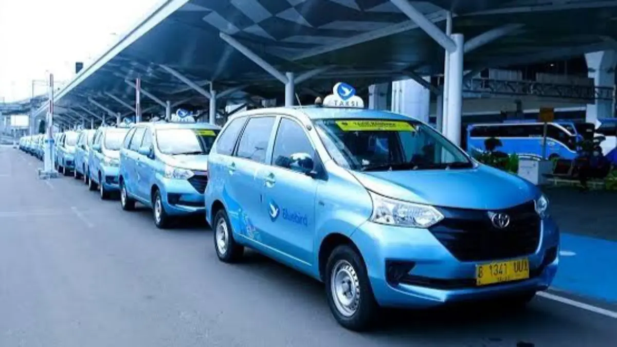 Mobil Bekas Taksi Bluebird mulai Rp80 juta. Ada Toyota Avanza dan Limo eks taksi yang sudah diremajakan, bergaransi, dan siap digunakan.(Pinterest)