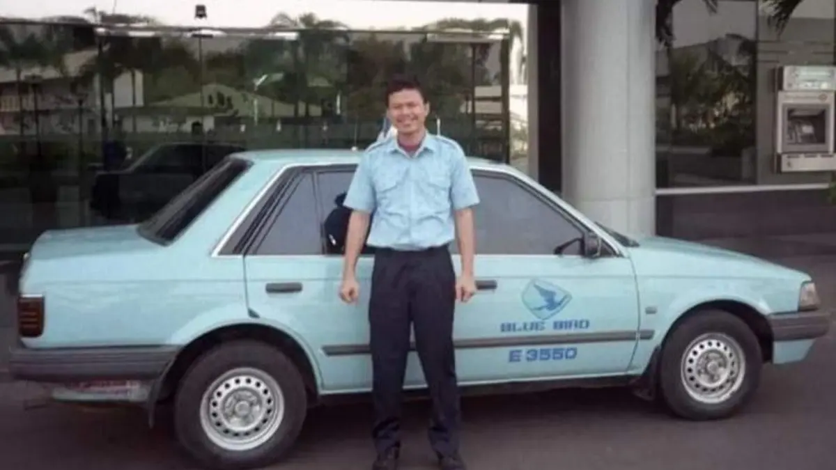 Mobil Bekas Taksi Bluebird mulai Rp80 juta menarik perhatian pembeli. Simak pilihan Avanza dan Limo eks taksi yang sudah diremajakan serta bergaransi.(Pinterest)