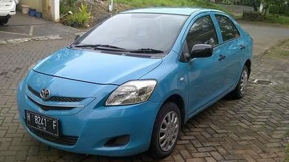 Ribuan mobil eks taksi Bluebird ditawarkan dalam promo akhir tahun. Ada Honda Mobilio Rp110 juta, Toyota Transmover Rp105 juta hingga paket peremajaan Rp5 juta.