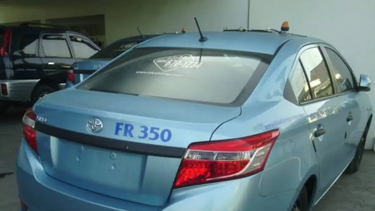 Toyota Vios Limo eks Taksi Express ditawarkan mulai Rp30 jutaan di Pool Express Meruya, Jakarta Barat. Simak cara membeli dan tips memilih unit.