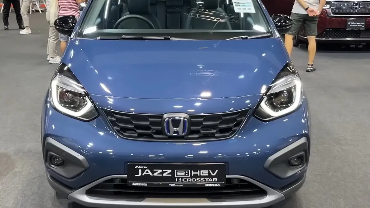 # DESKRIPSI

Honda Jazz 2026 tampil dengan wajah baru, gaya crossover, dan teknologi hybrid. Benarkah mobil ini punya peluang kembali ke pasar Indonesia? (SC YOUTUBE)

