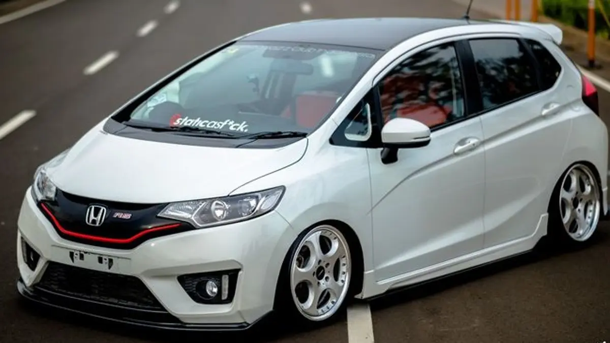 Honda Jazz GK5 bekas tersedia mulai Rp212 juta. Ada unit 2019 tangan pertama dengan km 29 ribu dan servis Honda lengkap. (PINTEREST)