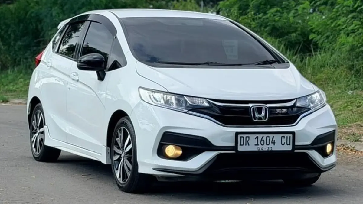 Honda Jazz RS 2016 masih mahal di pasar bekas. Simak alasan harga bertahan, keunggulan Magic Seat, fitur, dan kabin leganya. (PINTEREST)