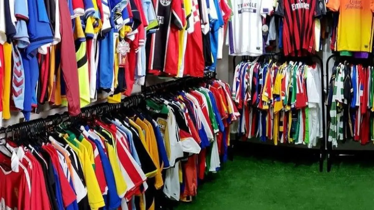 Jersey baru klub Eropa 2025/2026 menghadirkan desain menarik. Simak tampilan terbaru Chelsea, Liverpool, Barcelona, Real Madrid hingga PSG.(Pinterest)