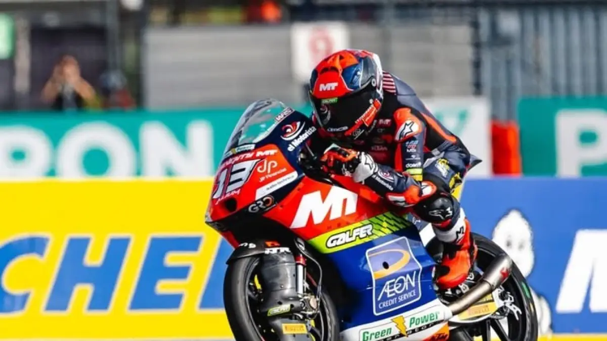 Feda Ega Pratama Moto3 Thailand 2026 finis kelima, sementara Hakim Danish P18. Simak perbedaan performa dua rookie Asia Tenggara.
