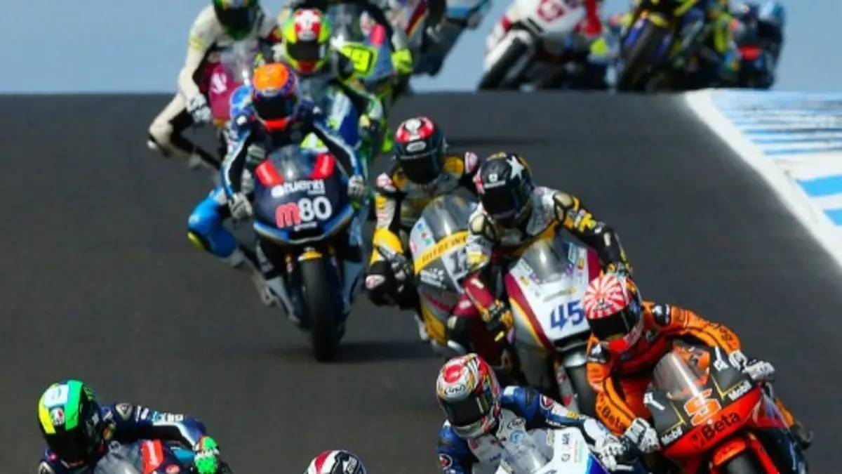 Hasil Moto3 Inggris 2026: David Almansa juara di Silverstone, Feda Ega Pratama finis posisi 9. Simak hasil lengkap, klasemen terbaru, dan jadwal GP Aragon.(Pinterest)