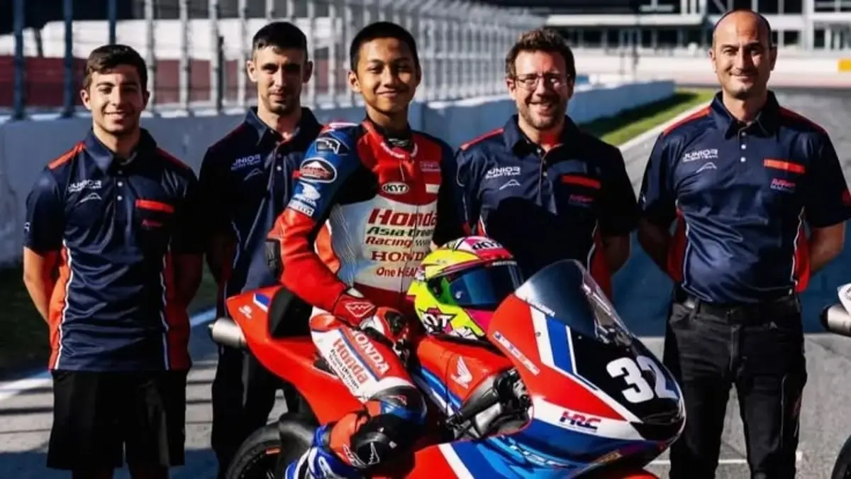 Kiandra Ramadhipa terbaru mencuri perhatian di Estoril. Start ketujuh, sempat terlempar, lalu menang dramatis usai salip dua rival. (PINTEREST)