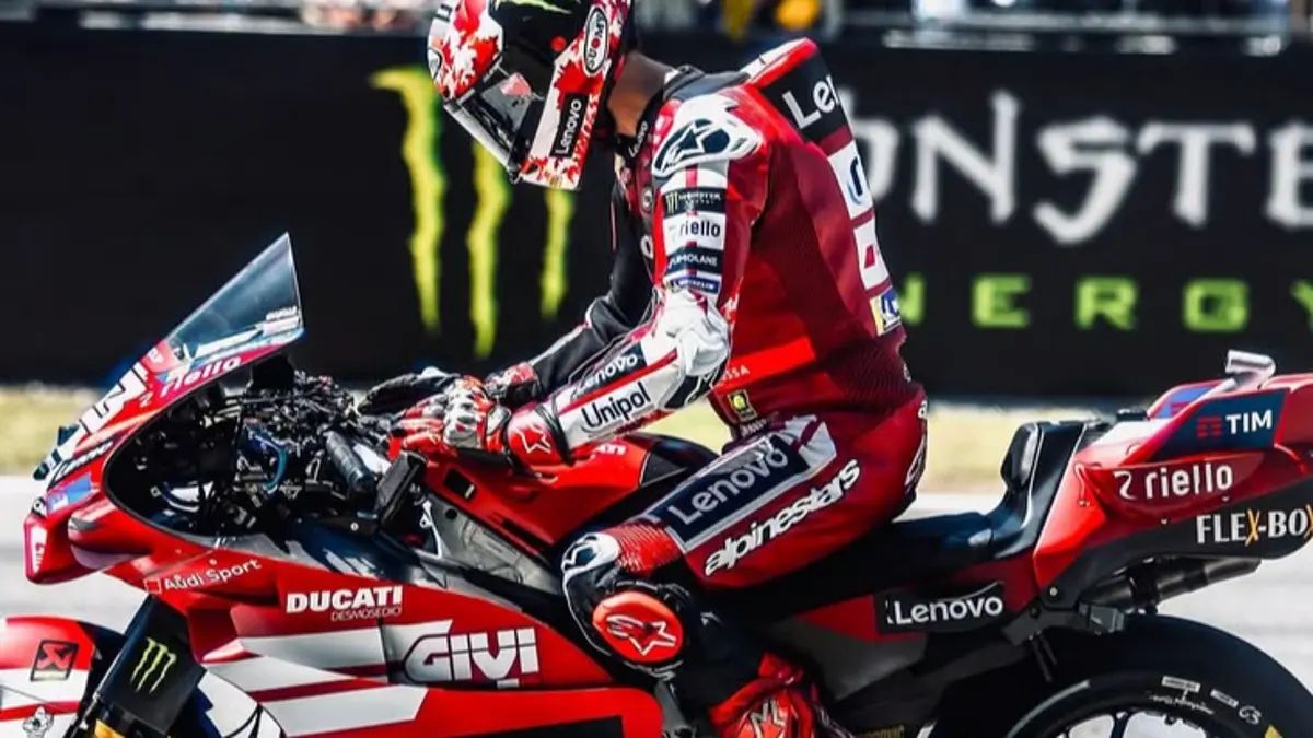 Klasemen Moto3 2026 berubah usai Moto3 Inggris. David Almansa juara, sedangkan Feda Ega Pratama finis ke-9 dan bertahan di posisi keenam.(Pinterest)