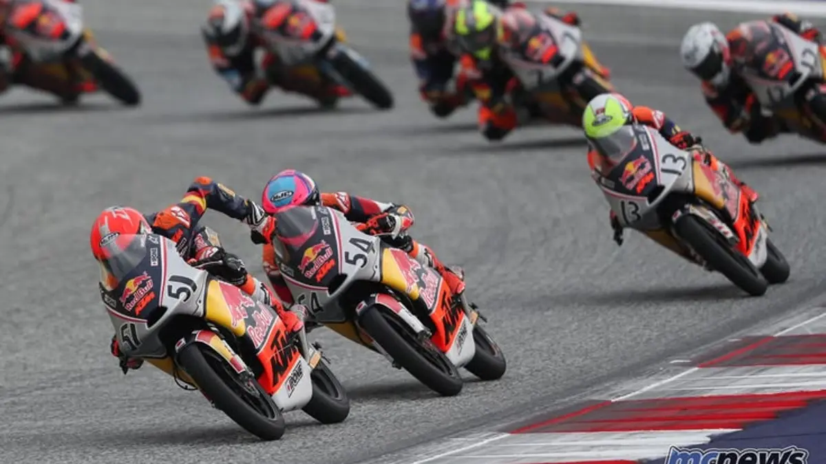 Red Bull Rookies Cup 2026 menjadi sorotan setelah Feda Ega Pratama menorehkan prestasi besar dan mengamankan tiket menuju Moto3 dunia. (PINTEREST)