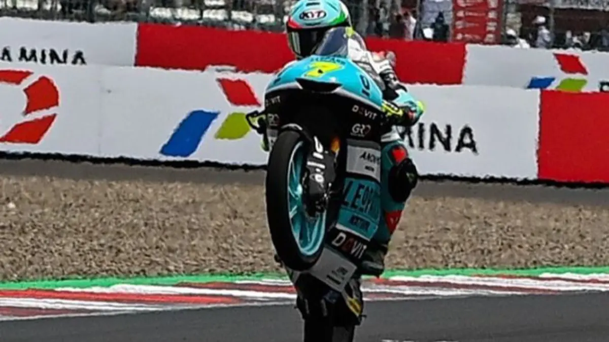 Veda Ega Pratama finis posisi 9 Moto3 Inggris 2026 di Silverstone. Tambahan tujuh poin membuatnya bertahan di peringkat enam klasemen dunia Moto3.(Pinterest)