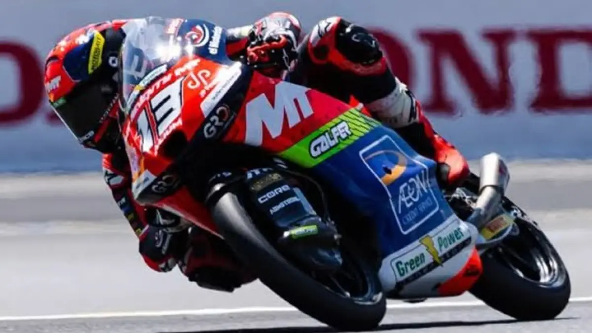 Veda Ega Pratama Moto3 2026 disebut unggul dari Hakim Danis dalam latihan. Simak rivalitas dua rookie Asia Tenggara ini.