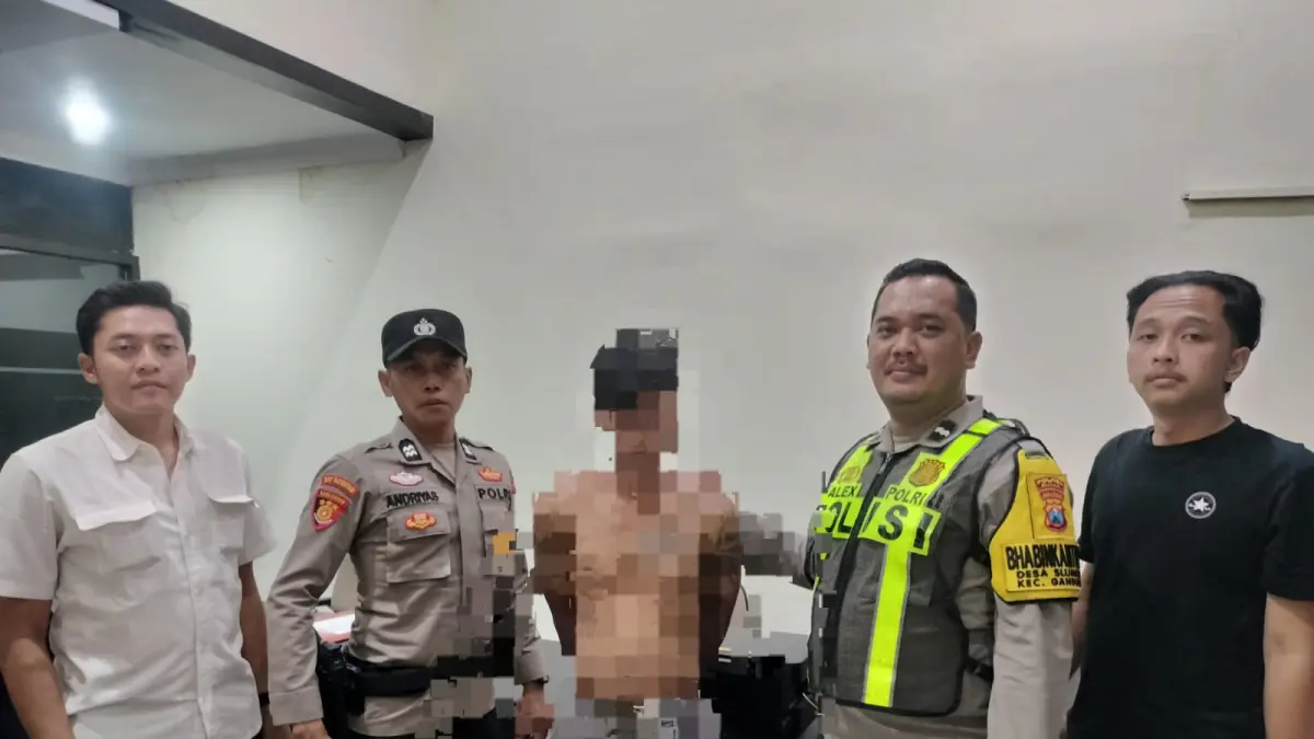 Polisi mengamankan terduga pelaku penggelapan mobil rental yang hendak dijual melalui Facebook.