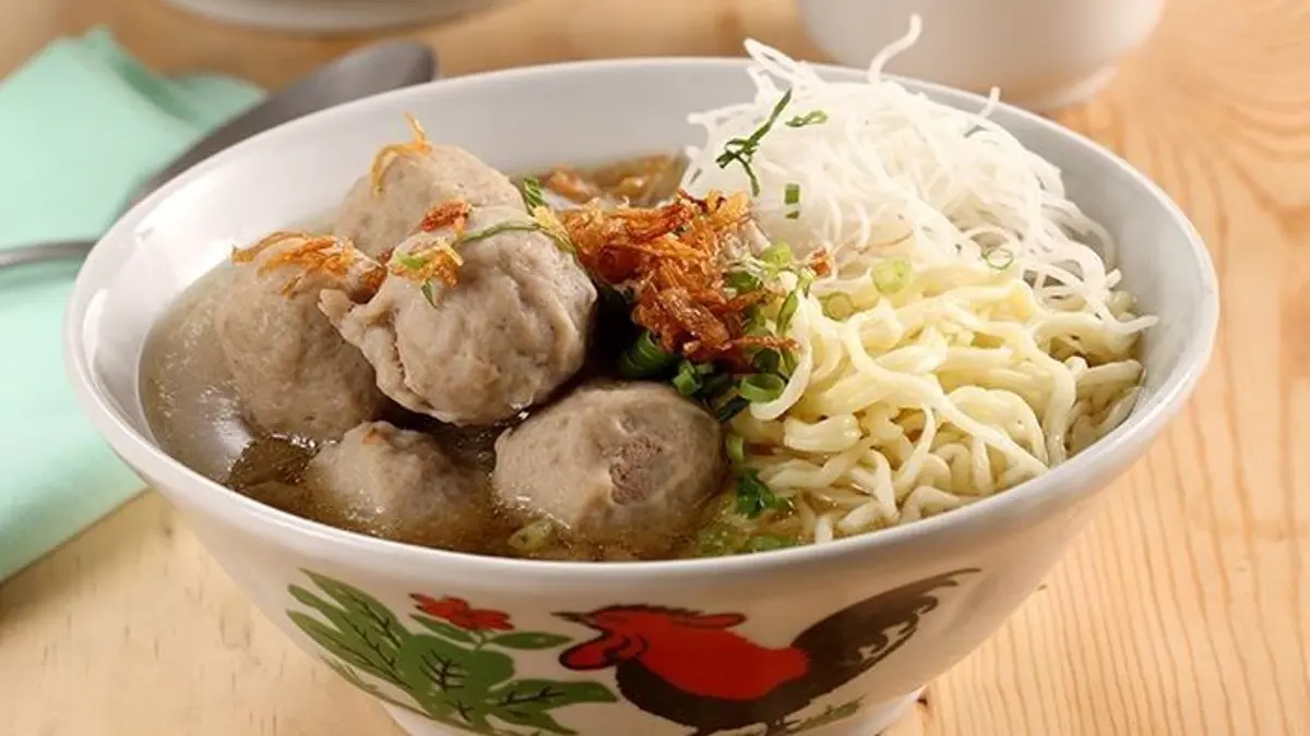 Cara buat bakso enak dan kenyal di rumah ternyata punya trik khusus. Simak resep lengkap mulai dari adonan hingga teknik merebusnya. (PINTEREST)