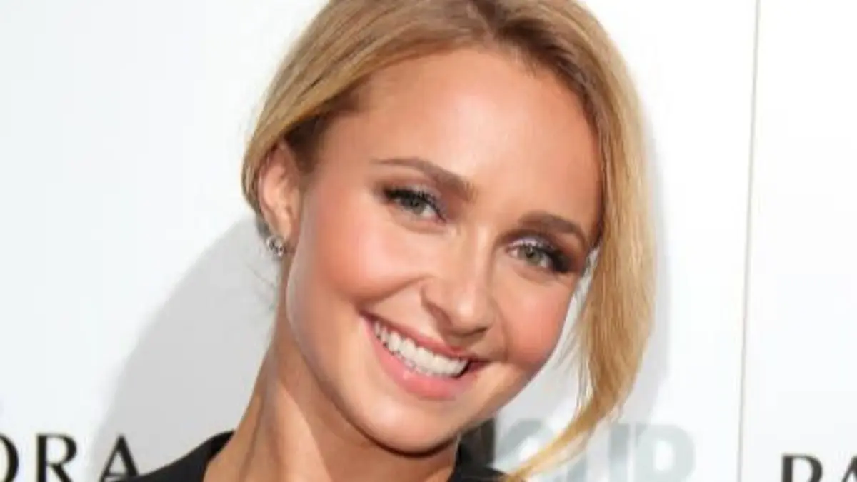Hayden Panettiere meninggal dunia di usia 36 tahun. Polisi memastikan tidak ada tanda tindak kriminal, sementara penyebab kematiannya masih diselidiki.(Pinterest)