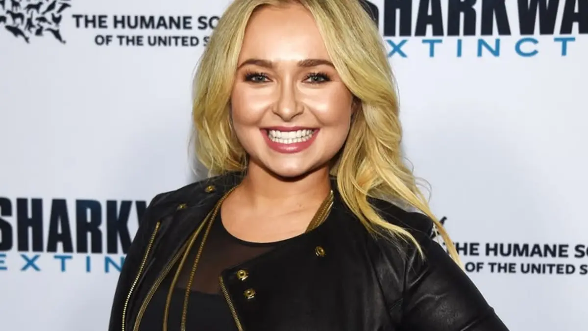 Hayden Panettiere meninggal dunia pada usia 36 tahun. Polisi masih menyelidiki penyebab kematian, sementara dugaan overdosis belum dikonfirmasi.(Pinterest)