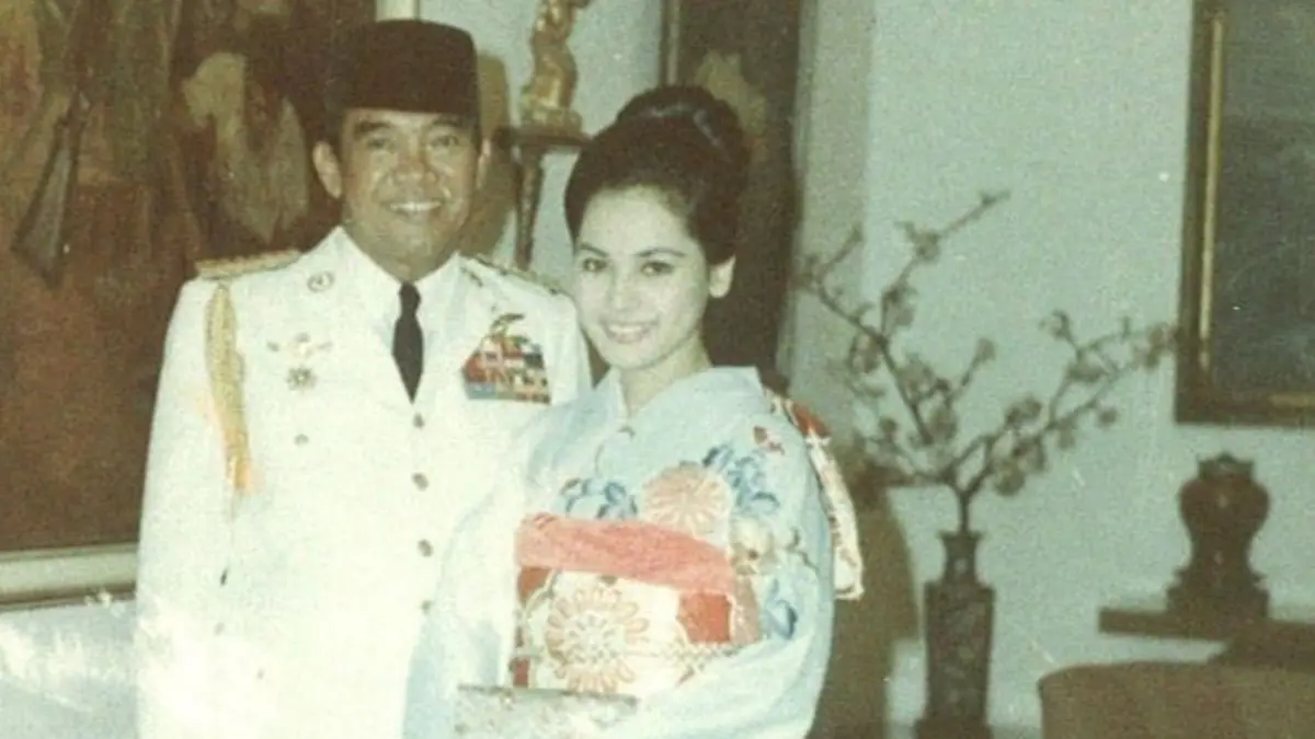 Kisah cinta Soekarno dan Ratna Sari Dewi bermula dari pertemuan di Jepang hingga diuji gejolak politik Indonesia setelah peristiwa G30S 1965.(Pinterest)