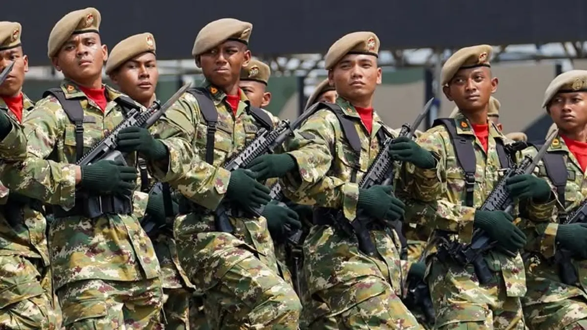 Pangkat TNI AD memiliki urutan dari tamtama, bintara hingga perwira. Simak daftar pangkat TNI AD dari Prajurit Dua sampai Jenderal. (PINTEREST)