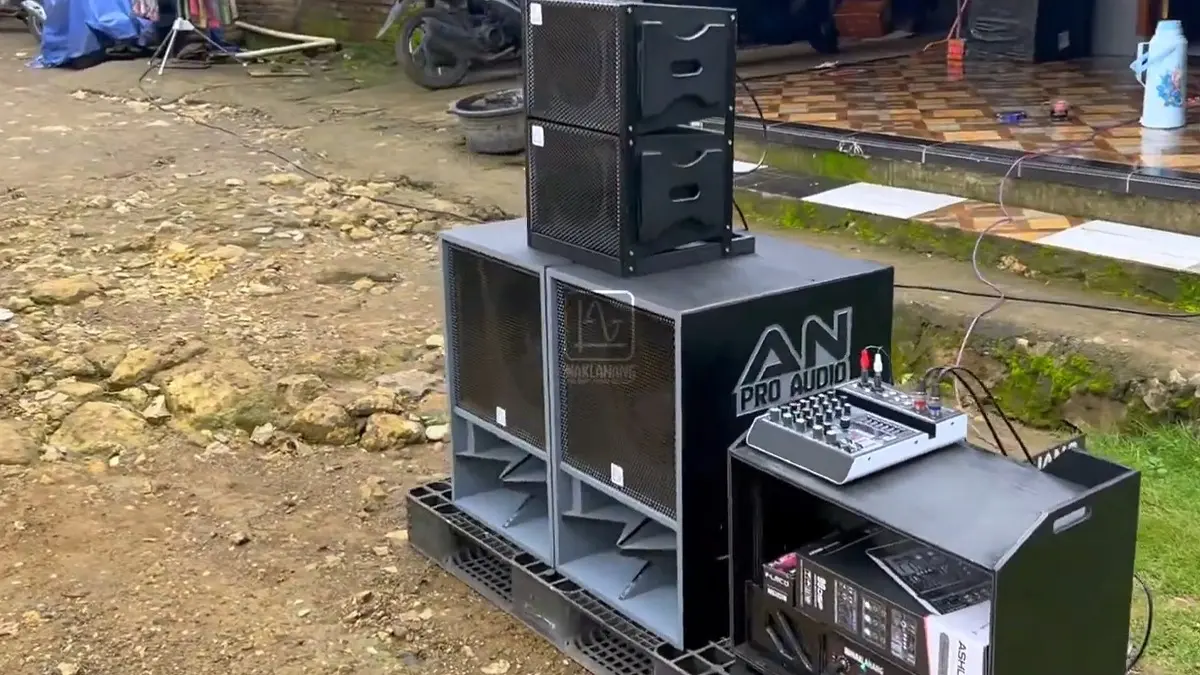 Harga sound horeg rumahan mulai Rp4 jutaan dengan speaker 12 inci, mixer, power, rak dan kabel. Simak spesifikasi paket lengkapnya. (PINTEREST)