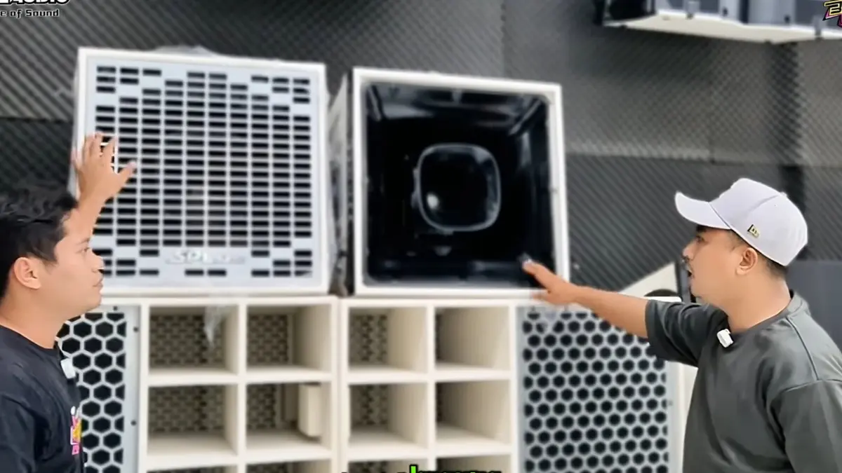 SPL Audio 16 sap Blizzard Audio sukses digeber hingga plus 8 dB. Middle 10 inci dan subwoofer 21 inci menjadi rahasia performanya.(ScYoutube)