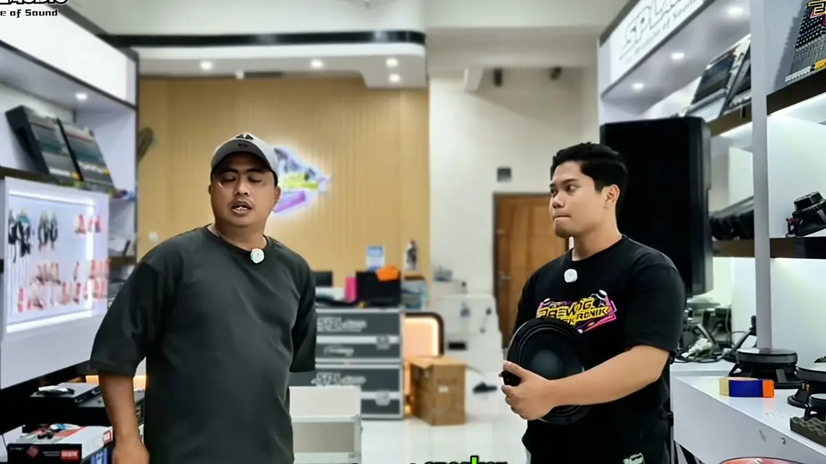 SPL Audio 16 sap Blizzard Audio tampil dengan middle 10 inci dan subwoofer 21 inci. Sistemnya digeber hingga plus 8 dB tanpa perangkat rusak.(ScYoutube)