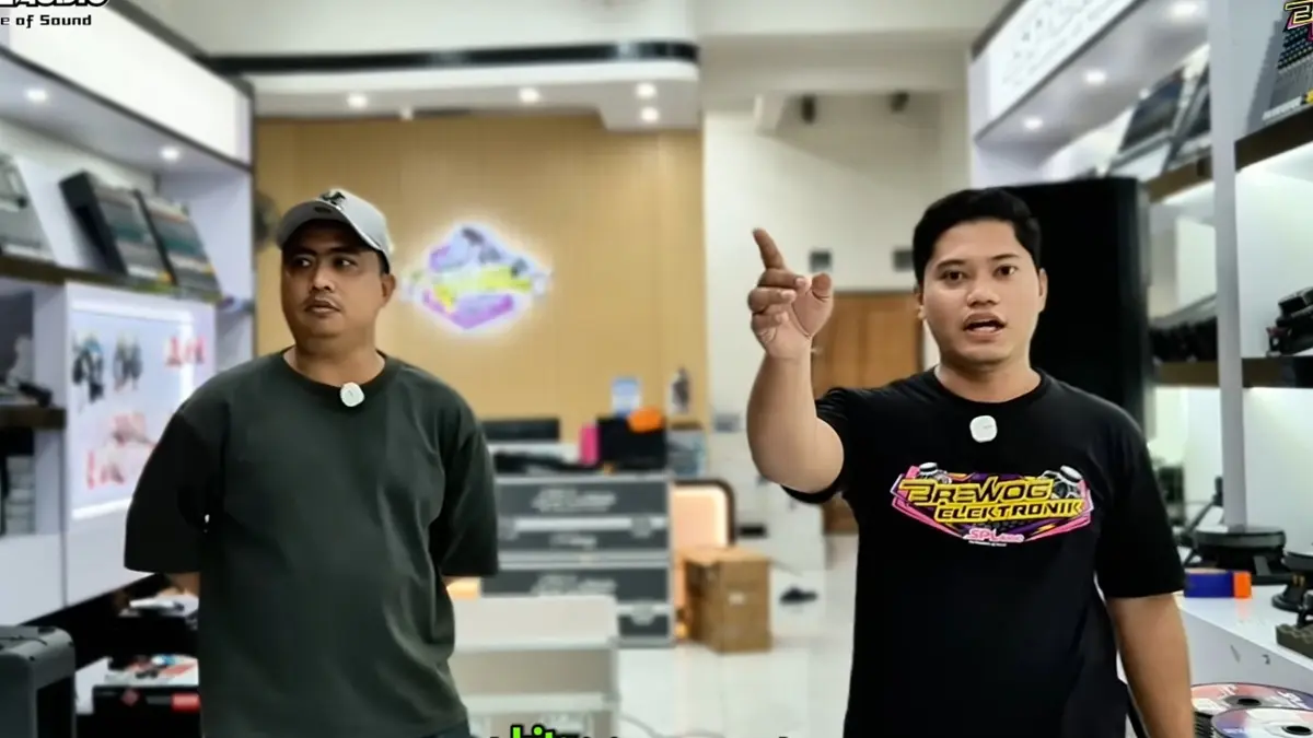 SPL Audio kembali bikin penasaran dengan middle 10 inci dan subwoofer 21 inci. Sistem Blizzard Audio bahkan digeber hingga plus 8 dB.(ScYoutube)