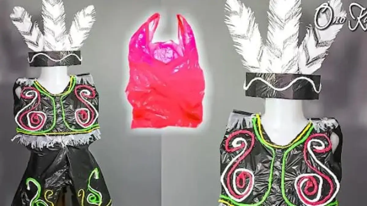 Kostum adat dari plastik kresek bisa dibuat menjadi rompi, celana, dan mahkota dengan dekorasi warna-warni untuk kebutuhan karnaval.