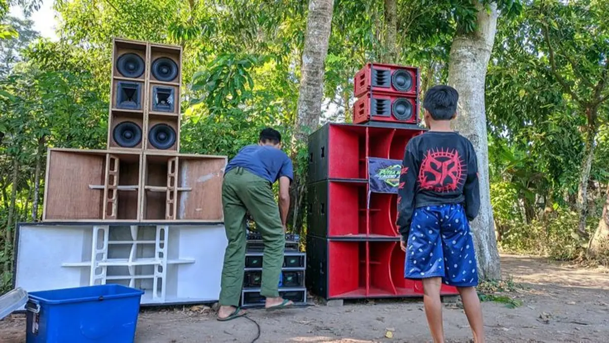 Paket sound Rp4 jutaan Nak Lanang Audio hadir dengan speaker ACR, mixer 99 efek, power 10 ampere, rak aksesori dan kabel bonus.(Pinterest)