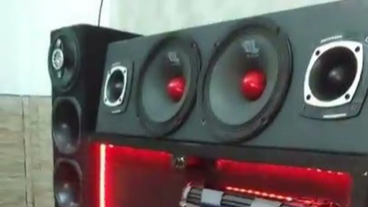 Paket sound system Rp3 juta ini sudah dilengkapi speaker 12 inch, mixer, power 5 amp, kabel, dan bisa digunakan dengan listrik 450 watt.(Pinterest)