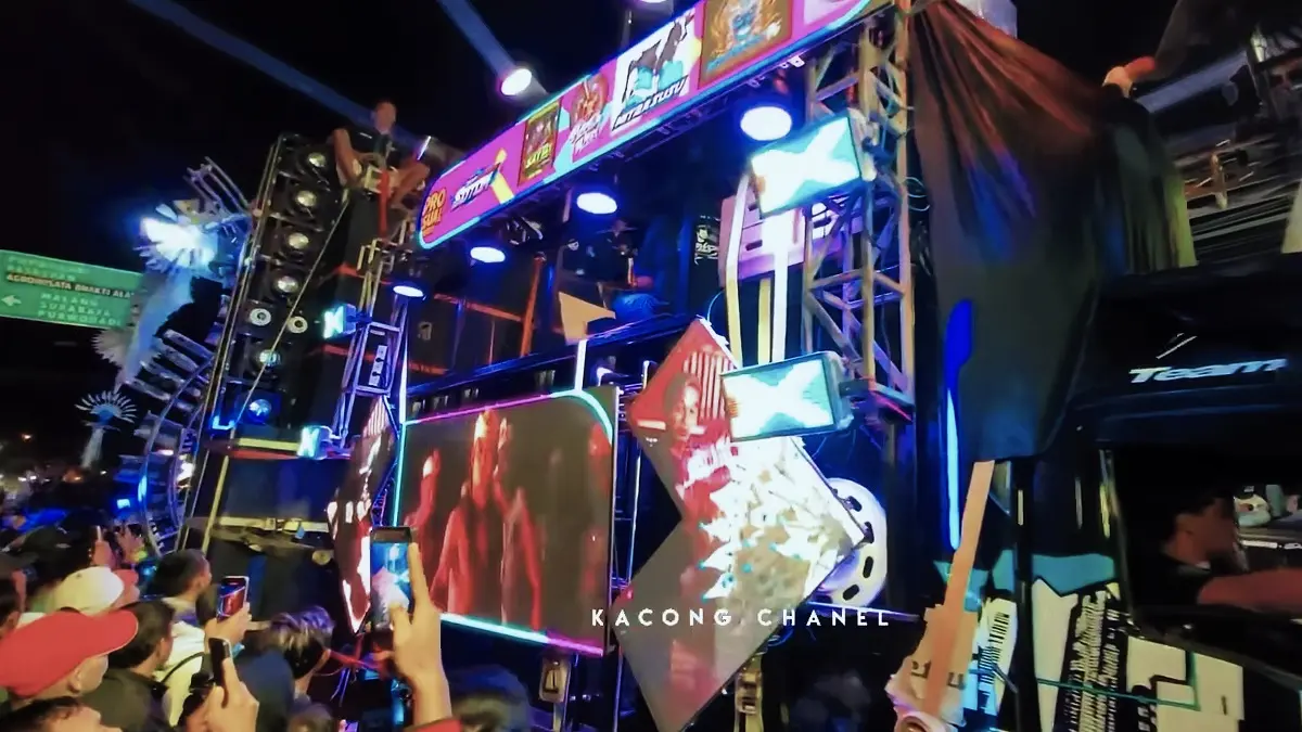 Sound horeg termahal di Indonesia disorot lewat Hasil Bumi Audio yang menyiapkan speaker 18 dan 21 inci dengan nilai hampir Rp2 miliar. (SC YOUTUBE)