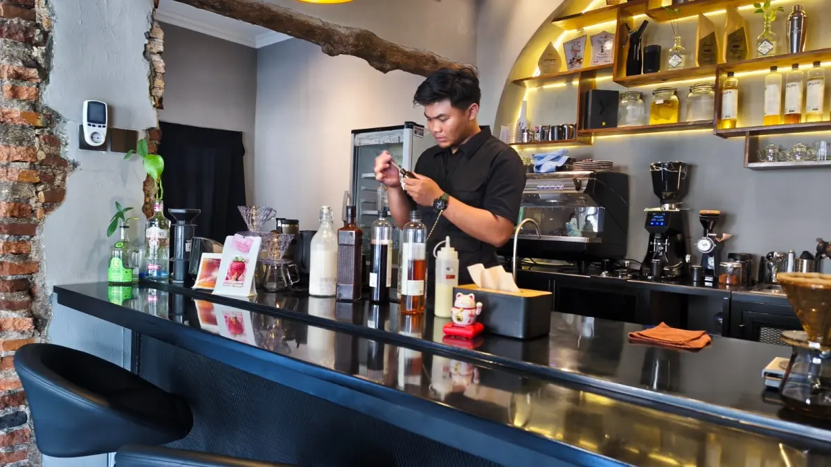Plato House tawarkan minuman experimental dengan harga terjangkau.