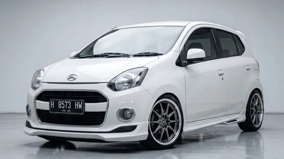 Daihatsu Ayla bekas di bawah Rp100 juta menarik untuk dibeli. Simak kelebihan, perawatan, rem, transmisi, dan risiko suku cadang palsu.(Pinterest)
