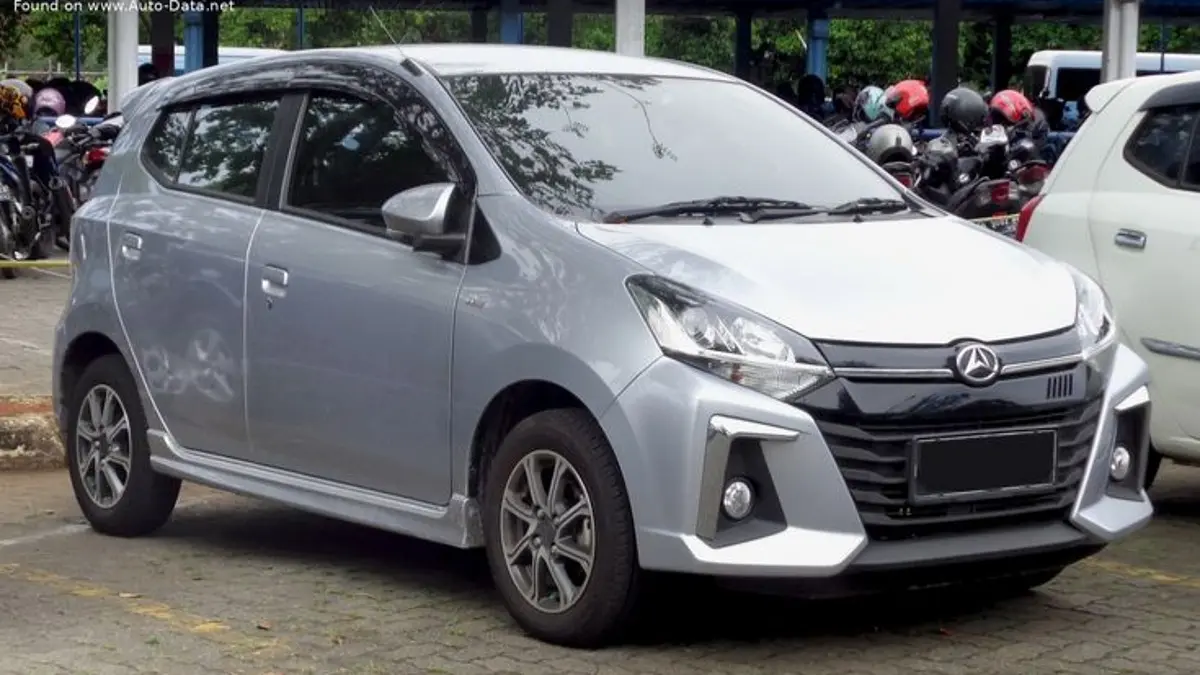 Daihatsu Ayla bekas di bawah Rp100 juta menarik untuk mobil harian. Simak kelebihan, kelemahan, biaya perawatan, hingga tips agar tetap tangguh.(Pinterest)