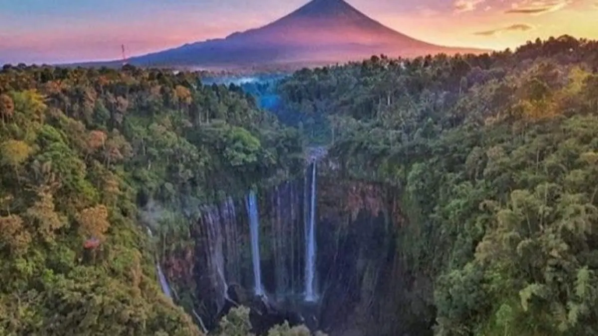 Tumpak Sewu dari Malang bisa ditempuh tanpa kendaraan pribadi. Naik bus dari Pasar Gadang, simak tarif, rute, tiket, dan tips trekkingnya.(Pinterest)