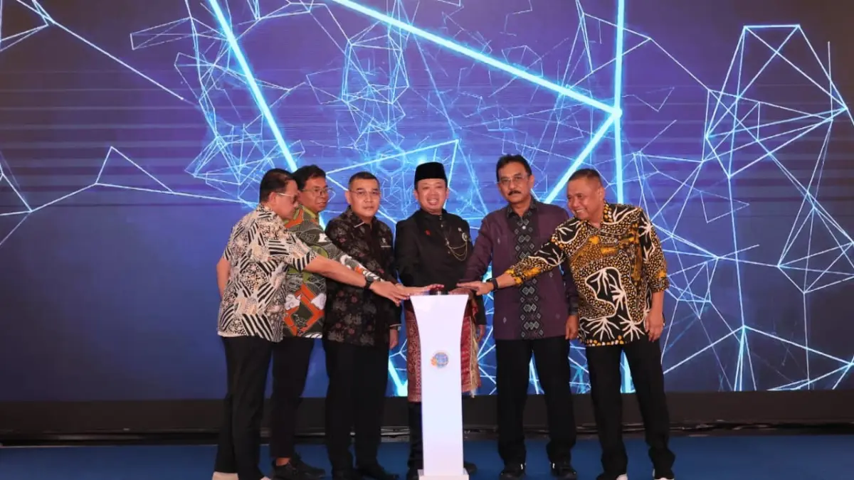 Memperingati Hari Ulang Tahun (HUT) ke-81 Kemerdekaan Republik Indonesia, Kementerian Agraria dan Tata Ruang/Badan Pertanahan Nasional (ATR/BPN) menghadirkan tiga transformasi dalam layanan dan organisasi sebagai kado kemerdekaan bagi masyarakat. Ketiga transformasi tersebut meliputi layanan Pengukuran Terjadwal, Peralihan Hak Terintegrasi, dan penerapan sistem Organisasi Berbasis Wilayah, yang diluncurkan di Kantor Pertanahan (Kantah) Kota Administrasi Jakarta Barat pada Senin (17/08/2026).
