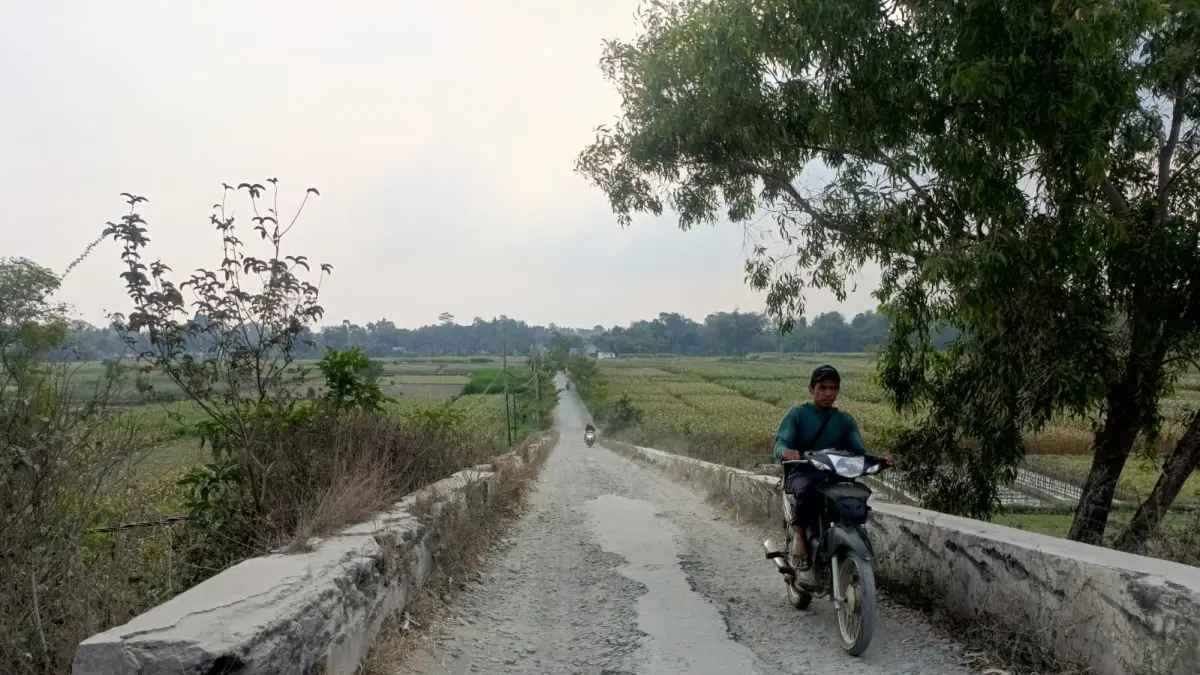 Akses Dam Kali Semut rusak, jalur penting warga dan pelajar Desa Ngaringan - Soso.