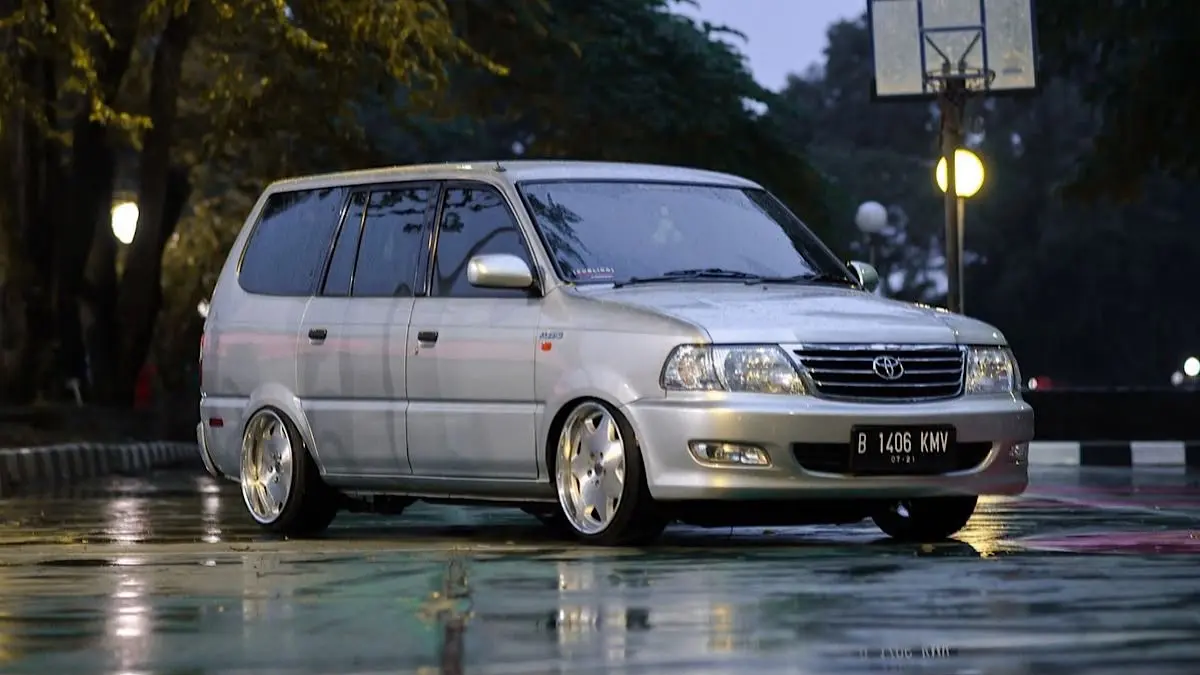 Toyota Kijang Kapsul 2026 diprediksi dibanderol Rp300 juta-Rp380 juta dengan desain modern, kabin luas, dan fitur keselamatan lengkap.(pinterest)