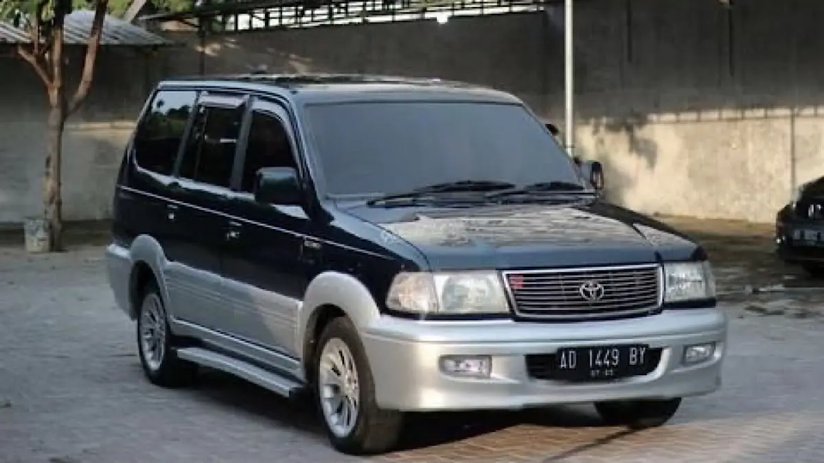 Toyota Kijang Kapsul 2026 diprediksi Rp300-Rp360 juta dengan kabin luas, teknologi modern, fitur keselamatan, dan konfigurasi fleksibel.(pinterest)
